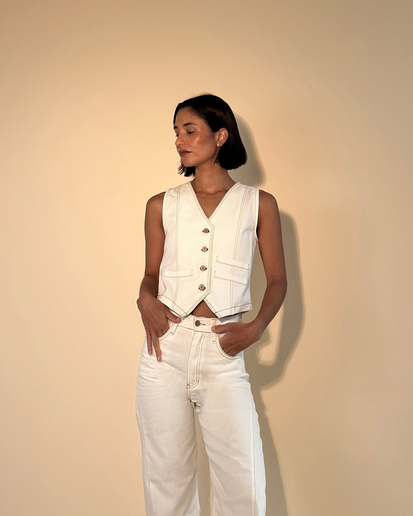 WHITE JEAN-STYLE VEST