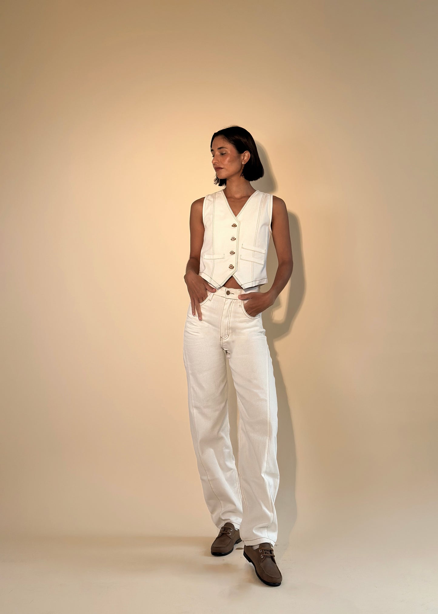 WHITE JEAN-STYLE VEST