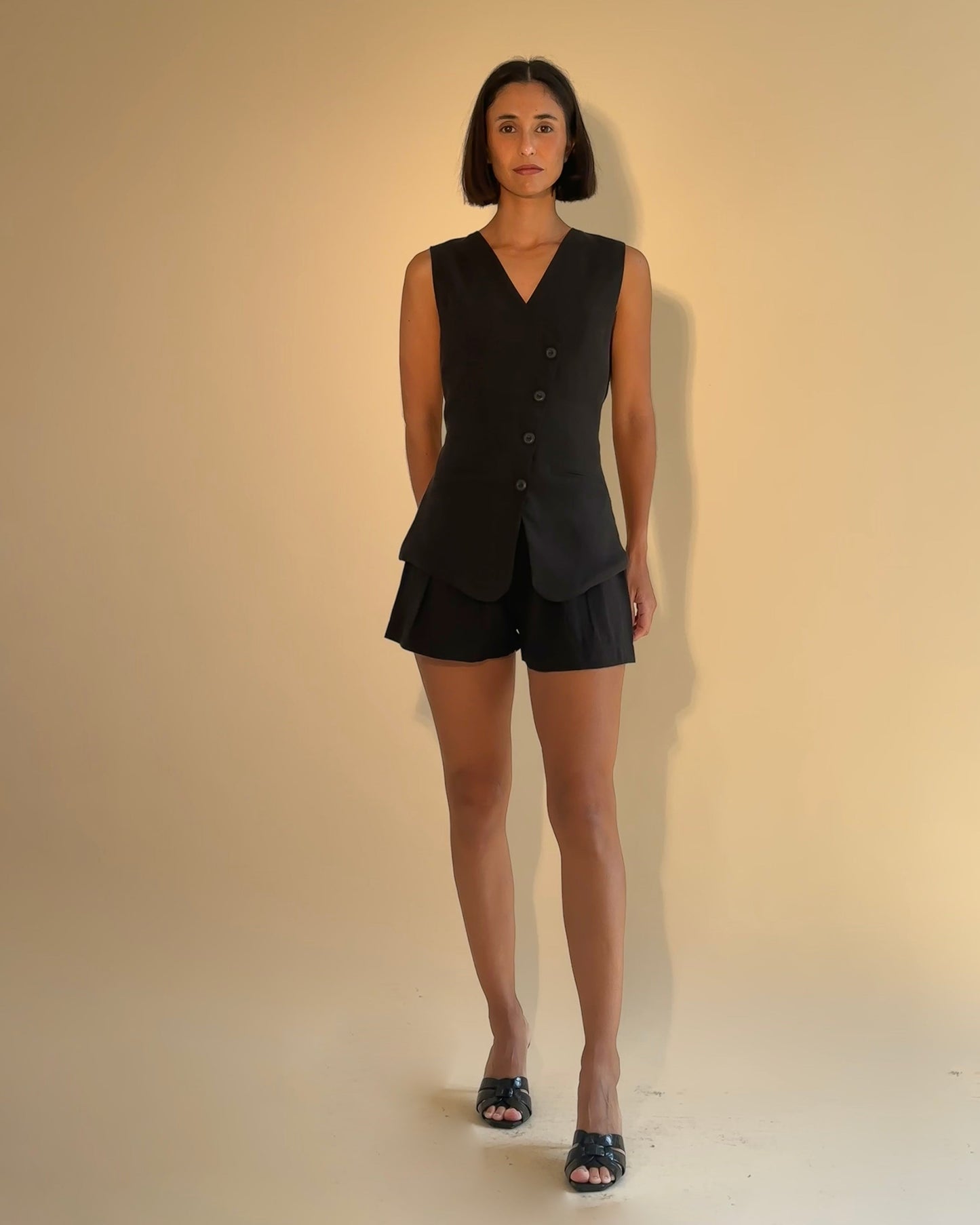 PANTALONES CORTOS NEGROS