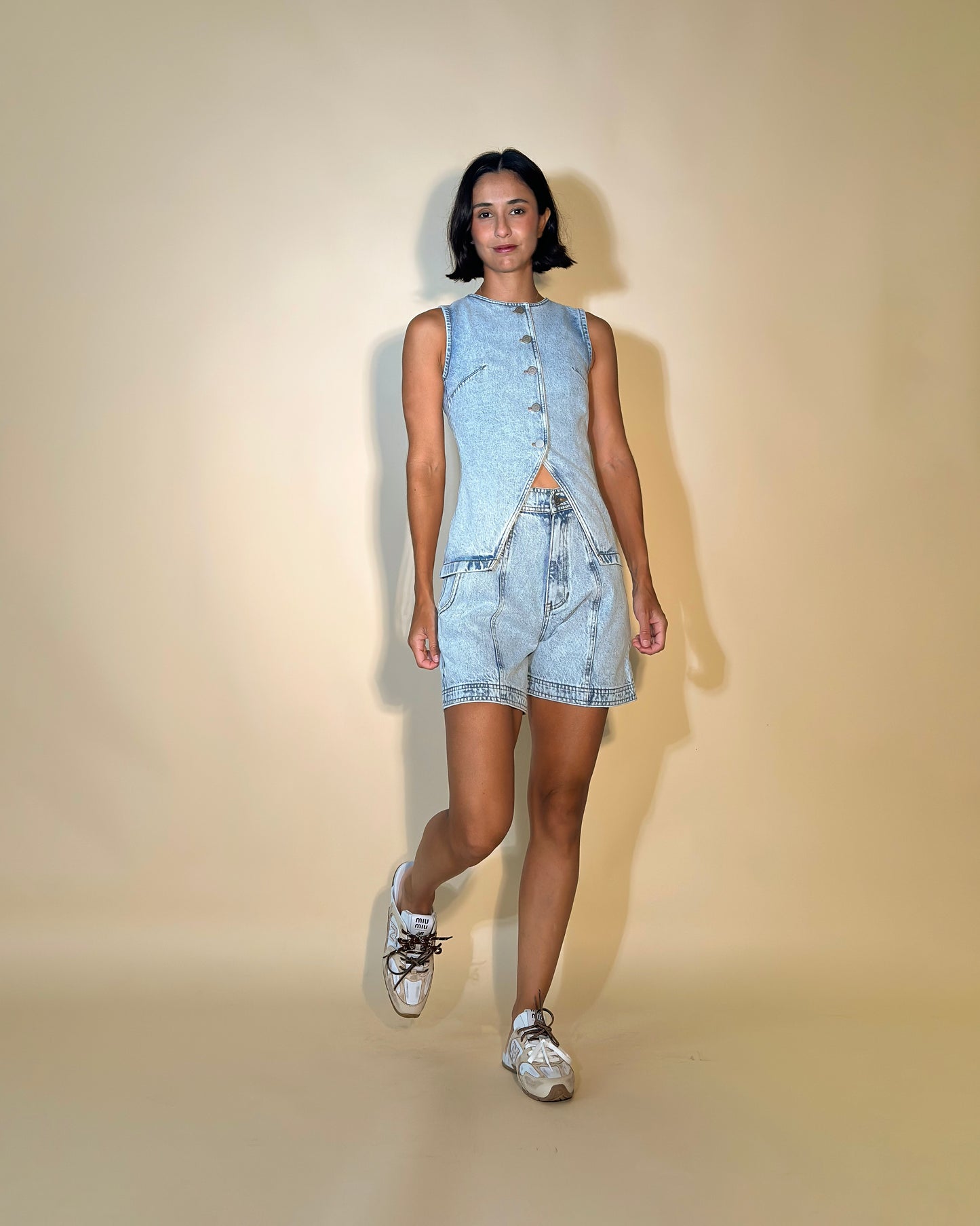 WALKING JEAN SHORTS
